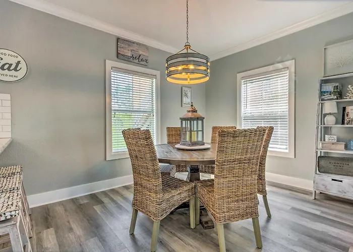 Holiday home On-site Bar: Sunny Perdido Key Cottage!