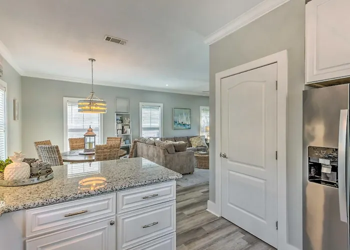 Holiday home On-site Bar: Sunny Perdido Key Cottage!