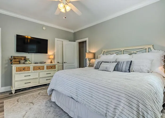 On-site Bar: Sunny Perdido Key Cottage! Holiday home
