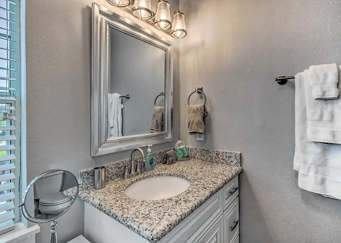 Holiday home On-site Bar: Sunny Perdido Key Cottage!