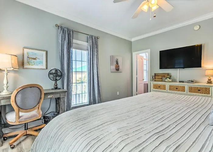 On-site Bar: Sunny Perdido Key Cottage! Pensacola