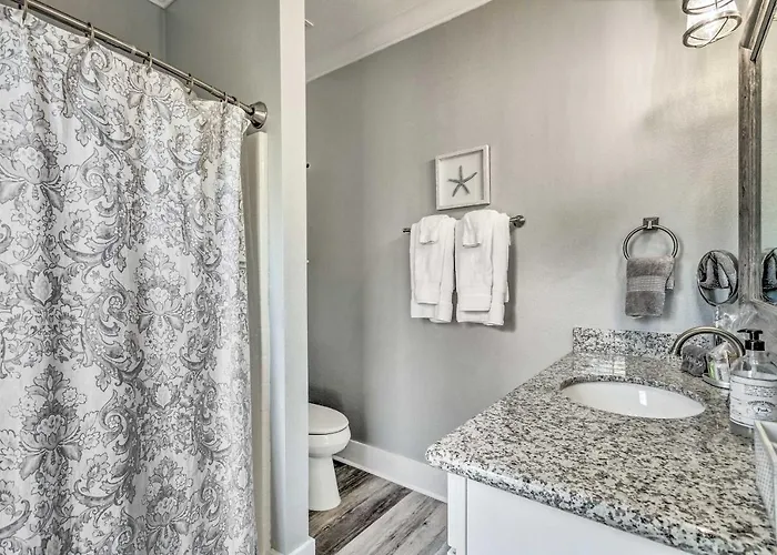 On-site Bar: Sunny Perdido Key Cottage! Holiday home