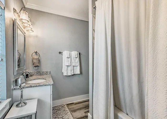 Holiday home On-site Bar: Sunny Perdido Key Cottage! Pensacola